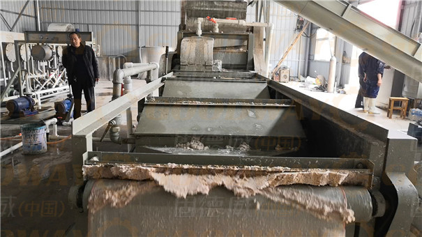 紅薯淀粉加工設(shè)備-打粉機(jī)