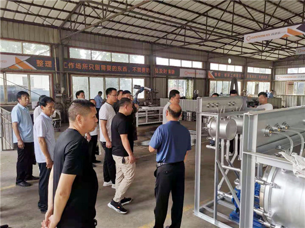 觀摩團參觀固德威車間