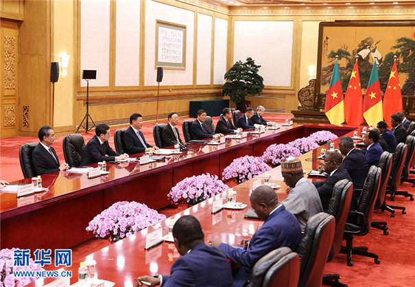 喀麥隆總統(tǒng)比對(duì)中國(guó)進(jìn)行訪問.jpg
