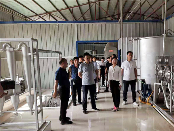 觀摩團參觀固德威車間