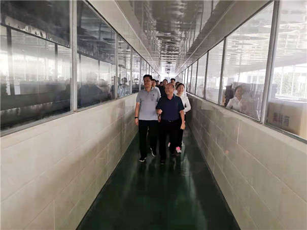 觀摩團參觀固德威車間