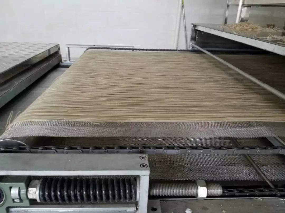 全自動粉條機粉條平鋪干燥.jpg